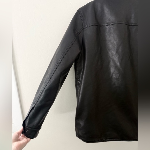 Levis Faux Black Leather Sherpa Lined Trucker Jacket Men’s Small -Levi Red Label - Picture 4 of 16